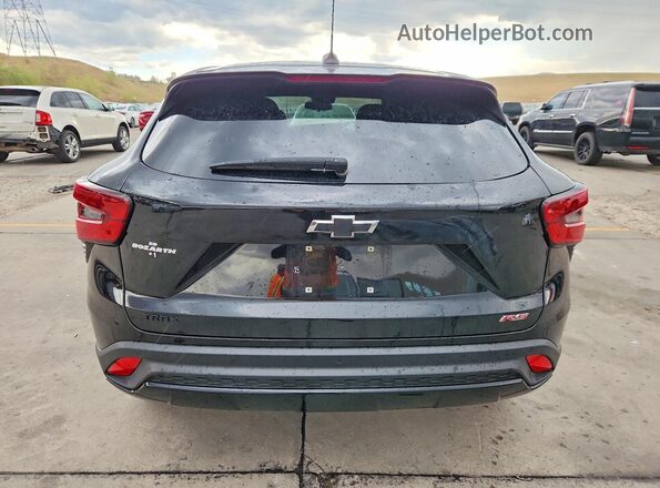 KL77LGEP6SC320748 2025 CHEVROLET TRAX Black Rear view