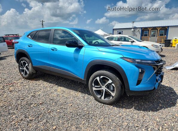 KL77LGEP7SC105248 2025 CHEVROLET TRAX Синий Передняя правая четверть
