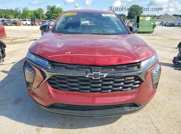 KL77LGEP8SC167046 2025 CHEVROLET TRAX Red Widok z przodu
