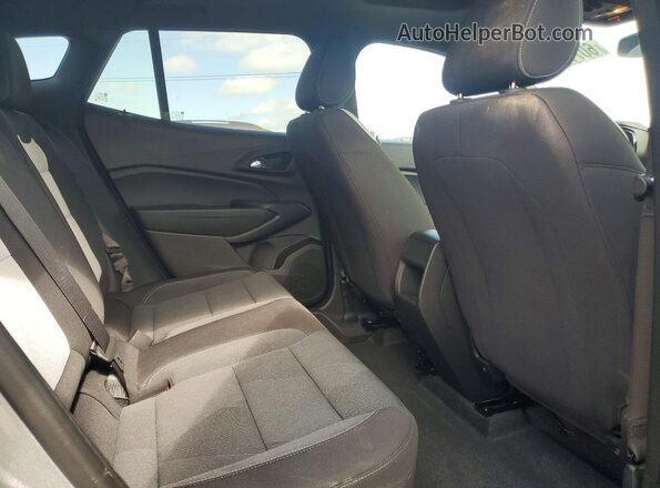 KL77LGEP9TC045913 2026 CHEVROLET TRAX Gray Widok wnętrza z tyłu