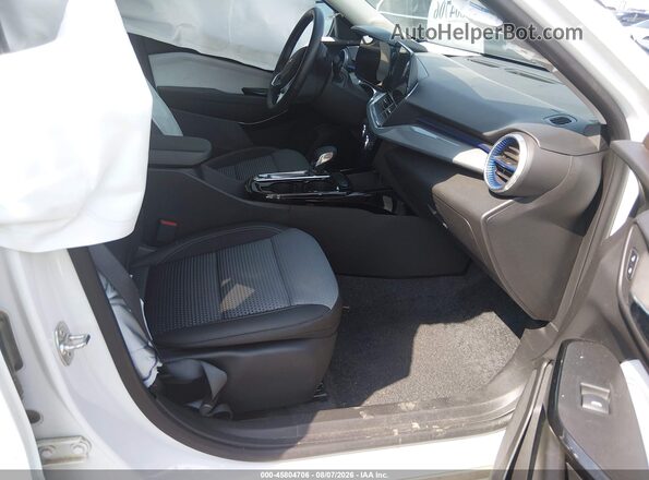 KL77LHE20RC108285 2024 CHEVROLET TRAX White Вид салону спереду