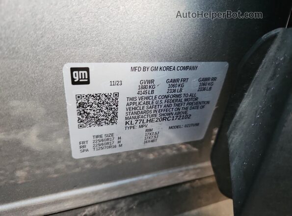 KL77LHE20RC172102 2024 CHEVROLET TRAX Gray Widok naklejki z numerem VIN