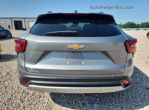 KL77LHE20RC244643 2024 CHEVROLET TRAX Gray Widok z tyłu
