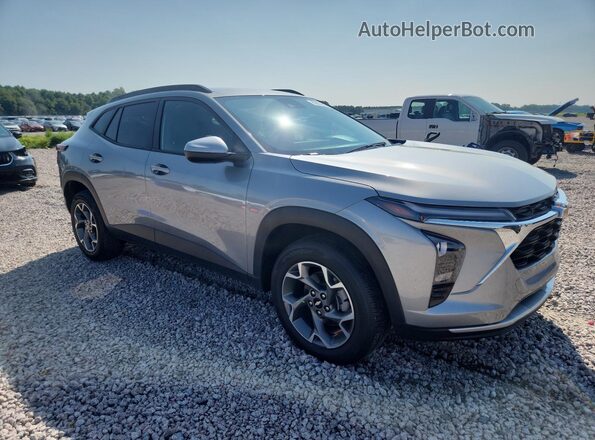 KL77LHE20RC244643 2024 CHEVROLET TRAX Gray Przód prawy
