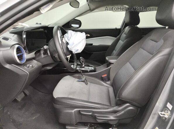 KL77LHE21RC077905 2024 CHEVROLET TRAX Silver 
