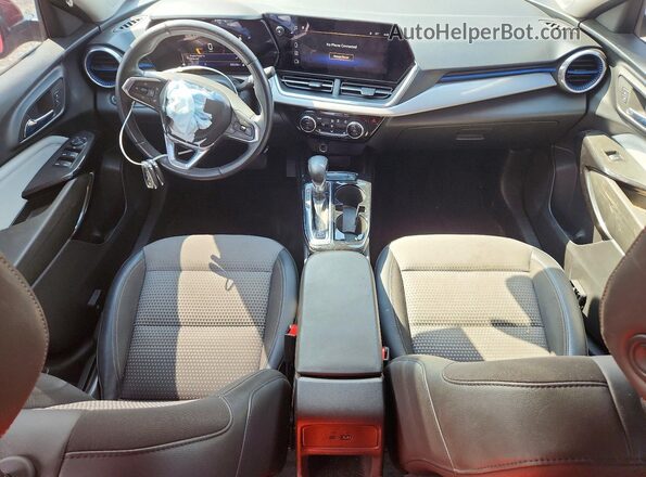 KL77LHE22RC006129 2024 CHEVROLET TRAX Red Dashboard view
