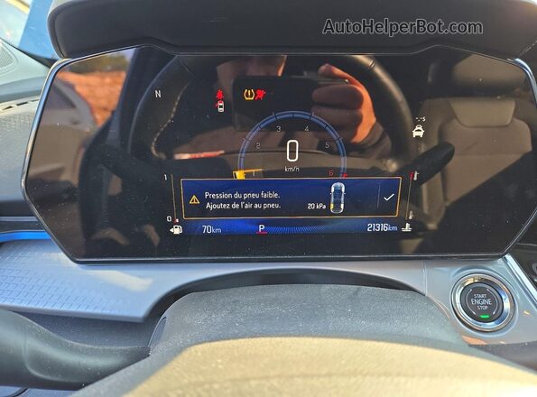 KL77LHE22SC198111 2025 CHEVROLET TRAX Gray Սարքավորումների վահանակի տեսք