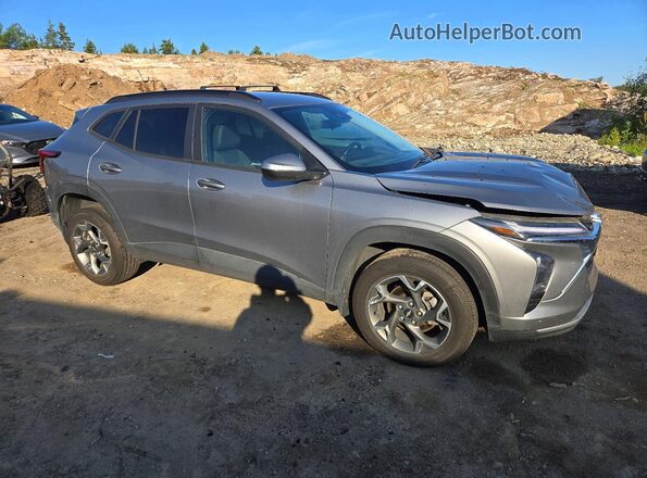 KL77LHE22SC198111 2025 CHEVROLET TRAX Gray Առջևի աջ