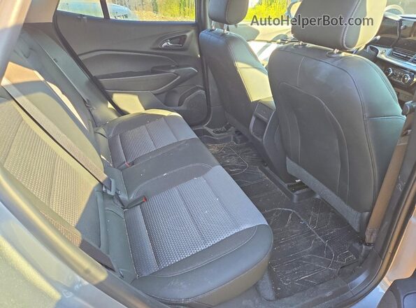 KL77LHE22SC198111 2025 CHEVROLET TRAX Gray Սալոնի հետևի տեսք