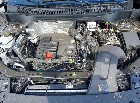 KL77LHE22TC029014 2026 CHEVROLET TRAX Black Widok komory silnika