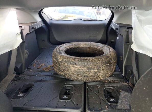 KL77LHE22TC029014 2026 CHEVROLET TRAX Black Widok tylnych siedzeń
