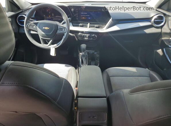 KL77LHE23RC018063 2024 CHEVROLET TRAX White Вид панелі приладів