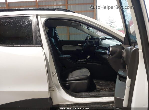 KL77LHE26RC176073 2024 CHEVROLET TRAX Белый Вид салона спереди