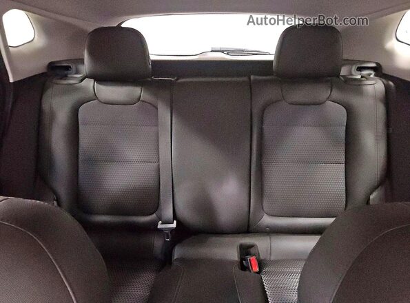 KL77LHE28RC094457 2024 CHEVROLET TRAX Red Widok tylnych siedzeń