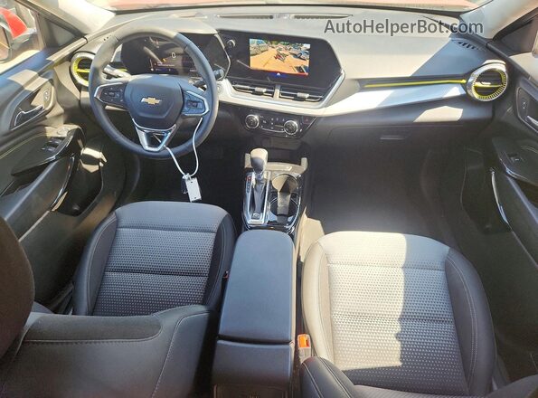 KL77LHE2XRC226148 2024 CHEVROLET TRAX Red Dashboard view