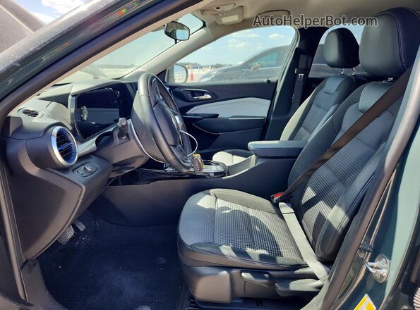 KL77LHEP0SC068730 2025 CHEVROLET TRAX Gray Vista interior delantera