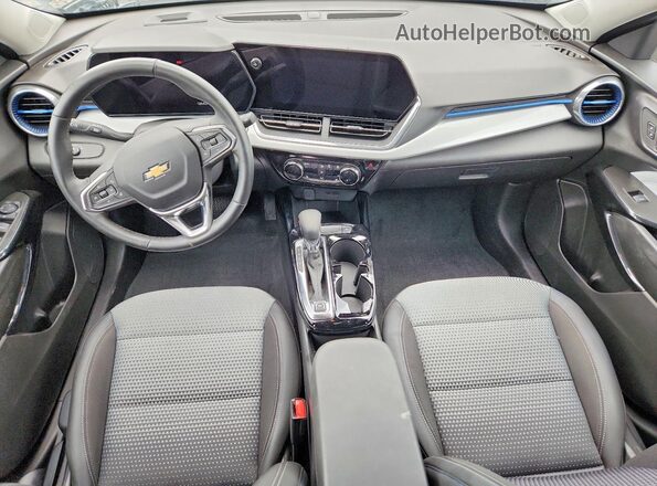 KL77LHEP0SC318113 2025 CHEVROLET TRAX Teal Widok deski rozdzielczej