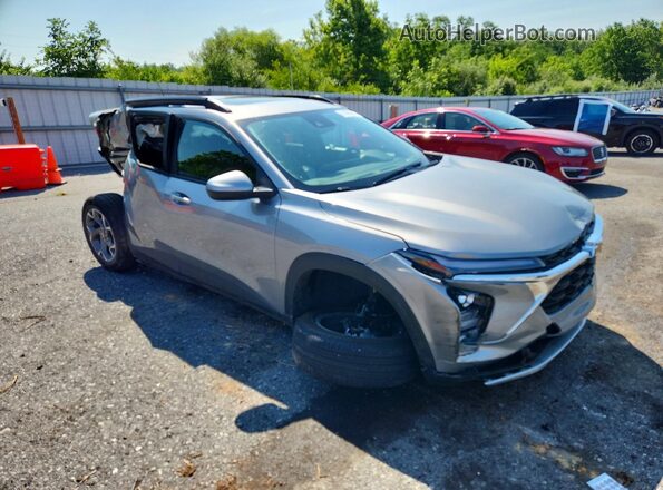 KL77LHEP0TC018380 2026 CHEVROLET TRAX Silver Передня права чверть