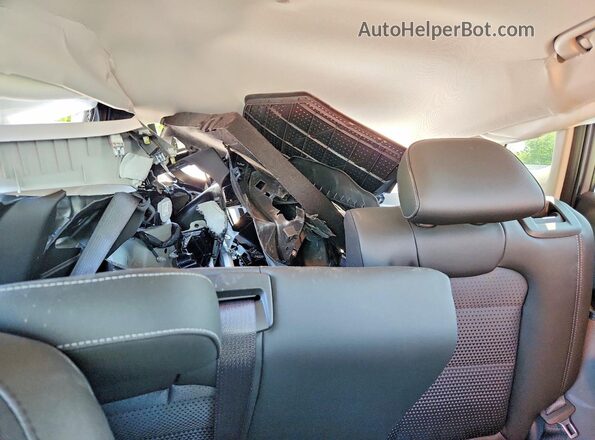 KL77LHEP0TC018380 2026 CHEVROLET TRAX Silver Вид задніх сидінь