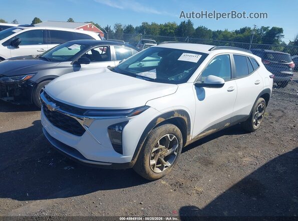KL77LHEP0TC030982 2026 CHEVROLET TRAX White Առջևի ձախ երեք քառորդ տեսարան