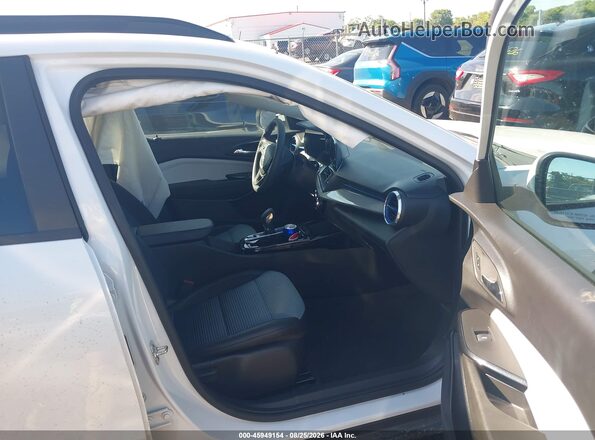 KL77LHEP0TC030982 2026 CHEVROLET TRAX White Սալոնի դիմացի տեսք