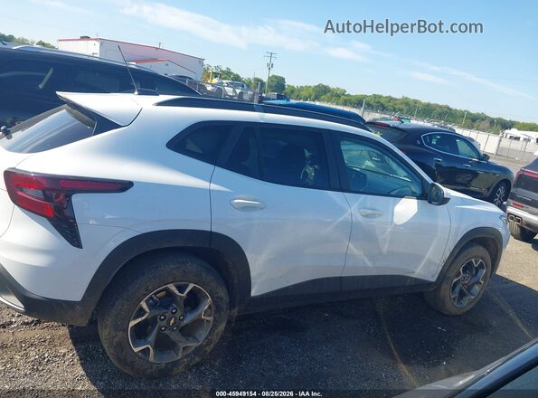 KL77LHEP0TC030982 2026 CHEVROLET TRAX White Սալոնի հետևի տեսք