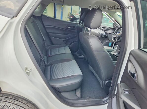 KL77LHEP0TC064369 2026 CHEVROLET TRAX White უკანა სალონის ხედი