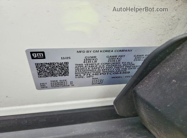 KL77LHEP0TC064369 2026 CHEVROLET TRAX White VIN კოდის სტიკერის ხედი
