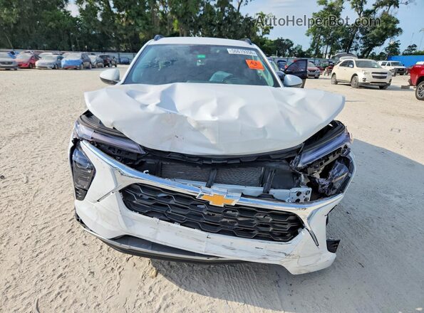 KL77LHEP1SC045036 2025 CHEVROLET TRAX White წინა ხედი