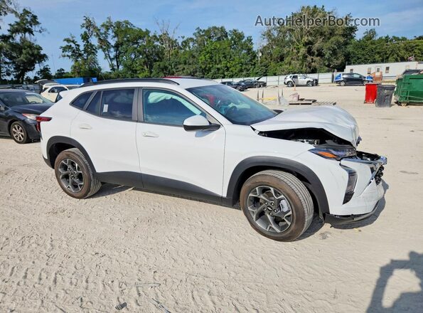 KL77LHEP1SC045036 2025 CHEVROLET TRAX White წინა მარჯვენა