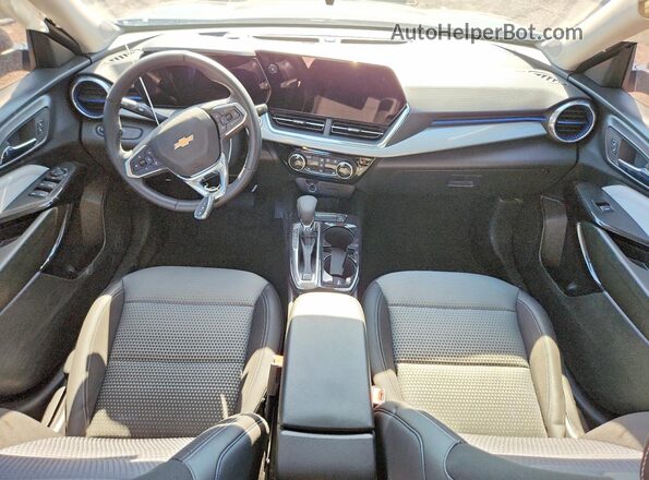KL77LHEP1TC087496 2026 CHEVROLET TRAX Black Առջևի վահանակի տեսք