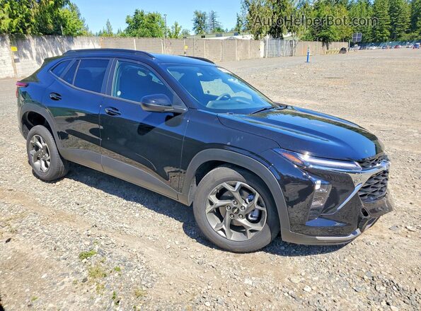 KL77LHEP1TC136230 2026 CHEVROLET TRAX Черный Передняя правая четверть