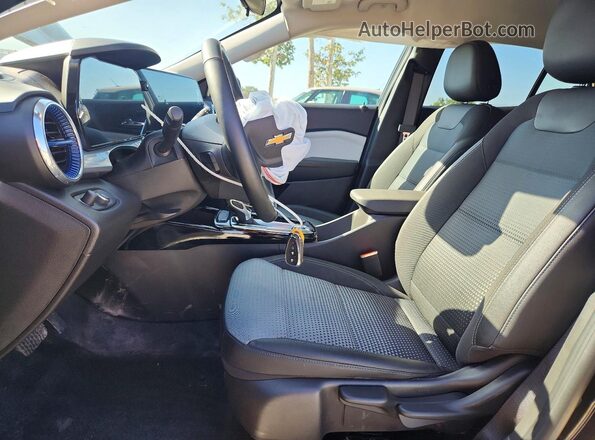 KL77LHEP2TC080797 2026 CHEVROLET TRAX Black Vista interior delantera