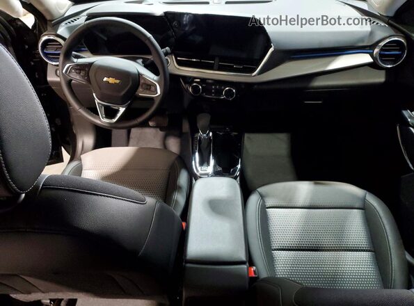 KL77LHEP2TC081142 2026 CHEVROLET TRAX Black Vista del salpicadero
