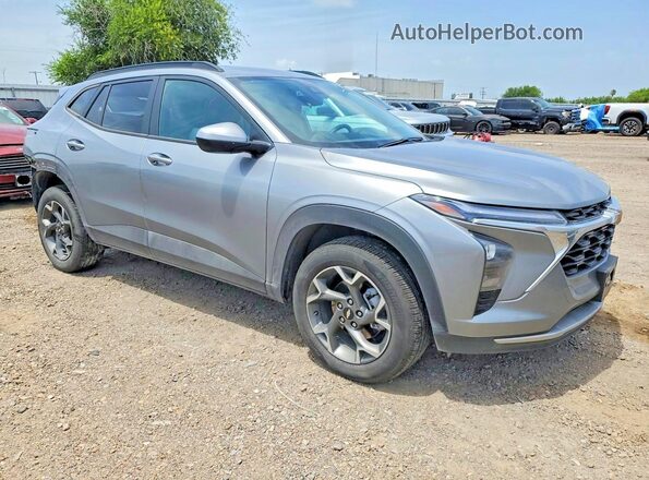 KL77LHEP3SC209838 2025 CHEVROLET TRAX Gray Delantero derecho
