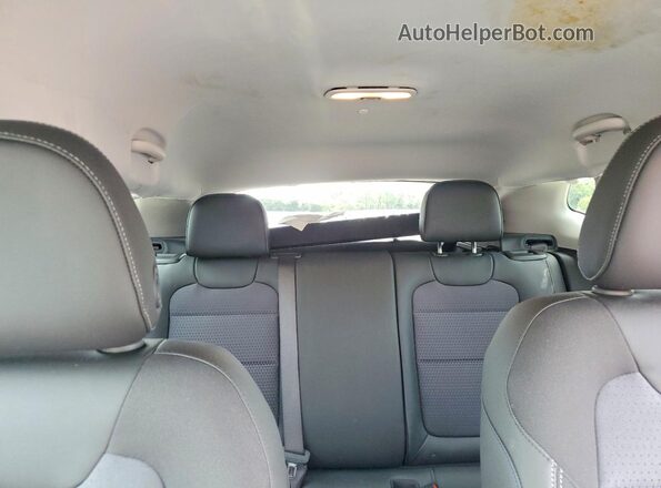 KL77LHEP3SC273572 2025 CHEVROLET TRAX Red Widok tylnych siedzeń