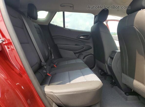 KL77LHEP3SC273572 2025 CHEVROLET TRAX Red Widok wnętrza z tyłu