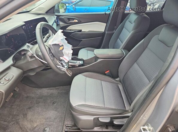 KL77LHEP3SC307462 2025 CHEVROLET TRAX Gray Front interior view