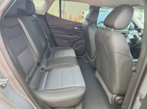 KL77LHEP3SC307462 2025 CHEVROLET TRAX Gray Rear interior view