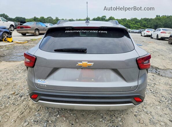 KL77LHEP3SC307462 2025 CHEVROLET TRAX Gray Rear view