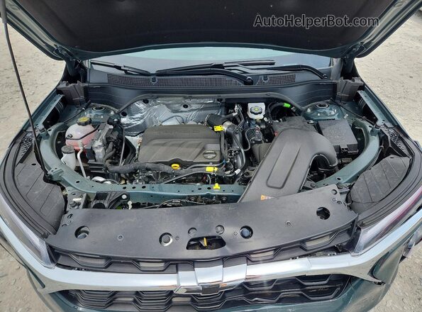 KL77LHEP4SC326084 2025 CHEVROLET TRAX Gray Vista del compartimento del motor