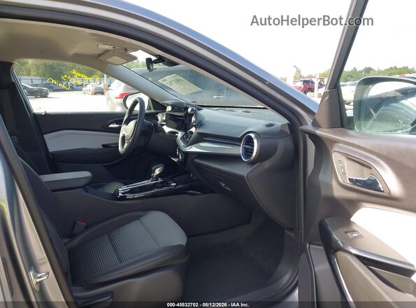 KL77LHEP4TC087573 2026 CHEVROLET TRAX Silver წინა სალონის ხედი