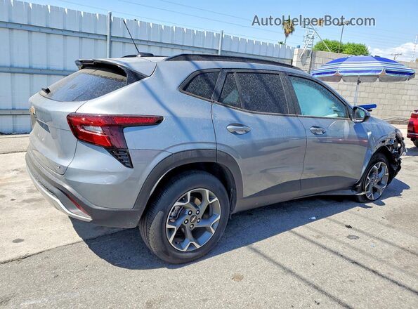 KL77LHEP5SC239603 2025 CHEVROLET TRAX Серебряный Задняя правая четверть