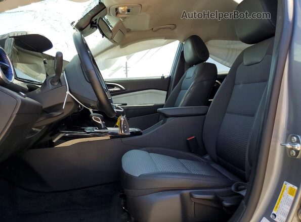 KL77LHEP5SC239603 2025 CHEVROLET TRAX Серебряный Вид салона спереди