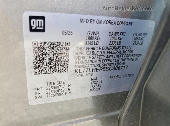 KL77LHEP5SC306717 2025 CHEVROLET TRAX Gray Widok naklejki z numerem VIN