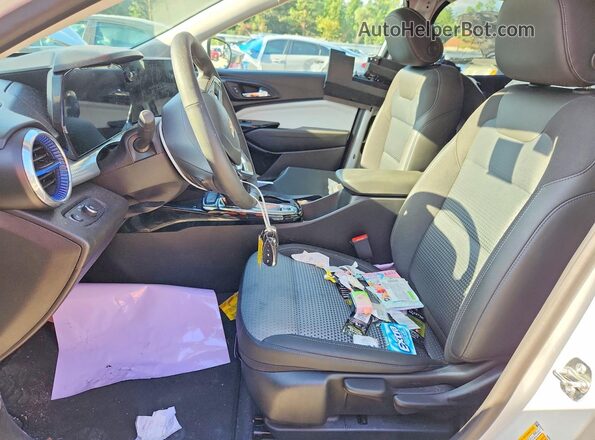 KL77LHEP5TC061399 2026 CHEVROLET TRAX Белый Вид салона спереди