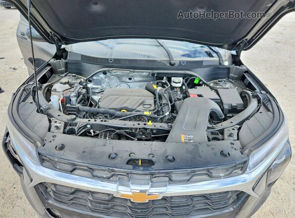 KL77LHEP5TC128602 2026 CHEVROLET TRAX Black Widok komory silnika