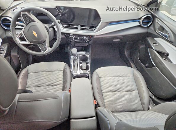 KL77LHEP5TC128602 2026 CHEVROLET TRAX Black Widok deski rozdzielczej
