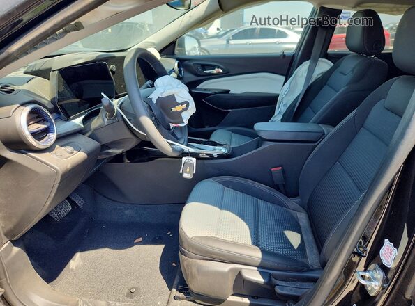 KL77LHEP5TC142550 2026 CHEVROLET TRAX Black Вид салону спереду