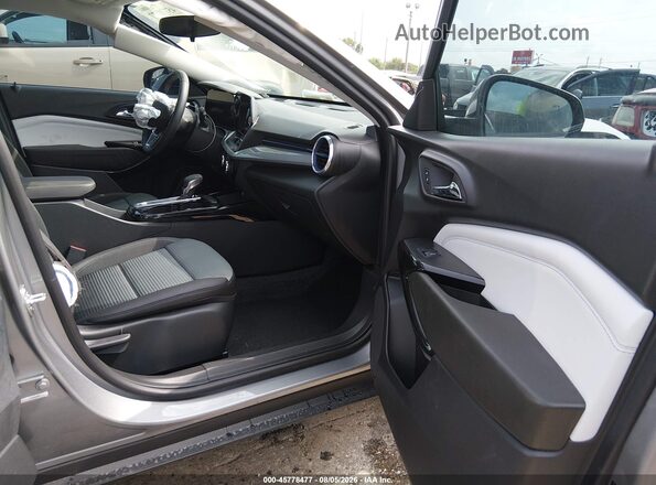 KL77LHEP5TC154469 2026 CHEVROLET TRAX Gray Вид салону спереду